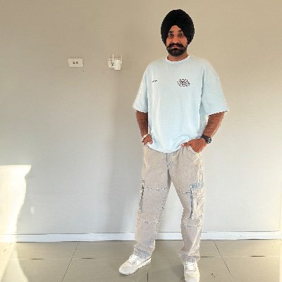 Suchleen13's profile picture. Happy man