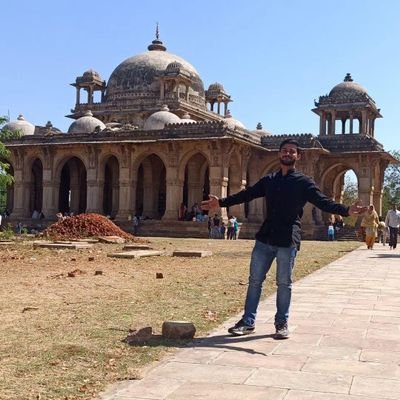 Jayeshsinh_215's profile picture. indian 🇮🇳

🧑‍🏫gujrati literature Lover 💌

P.T.C   B.A.  M.A  B.Ed