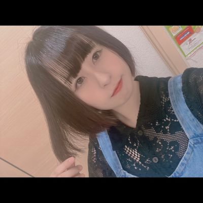 27歳です。お芝居とお酒とダンスとどうぶつがすきです。🐊と🧠。家には🐇。演出助手と受付ができます。ご連絡はTwitterDMまで💪