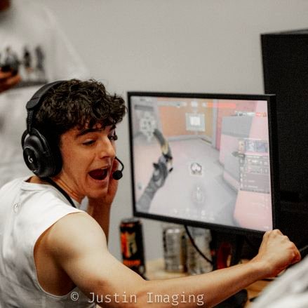 NudleVal's profile picture. 19 | Kovaaks grinder | Becoming the best | @JoleinM12 ❤️| 3...2...1...POP|