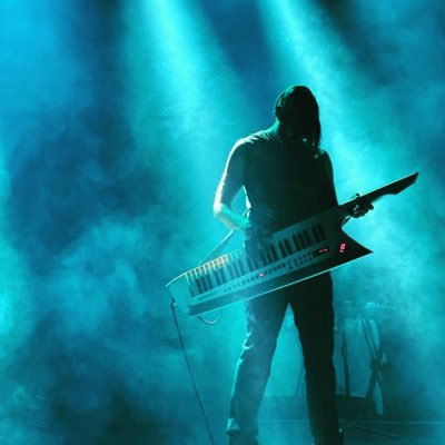 Composer/producer, computational scientist, sci-fi author, martial artist, explorer, amateur philologist. No longer here: https://t.co/UjIfEwSGye