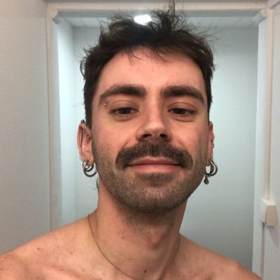 thomaccio's profile picture. 