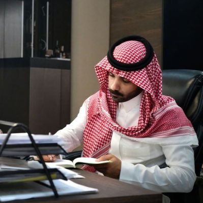 خريج جامعة الملك سعود، كلية اللغات والترجمة، لغة صينية و ترجمة. كاتب محتوى باللغة العربية والصينية والأنجليزية.
