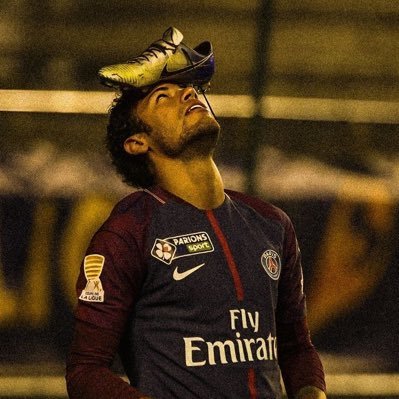 Futbol, Rock y Cine. Tengo cositas de Ney (me encanta la joda).