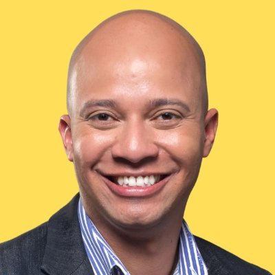Pós graduado na Fundação Instituto de Administração em Comunicação, Mercados e Tecnologia da Informação. Apaixonado por Inovação, Tecnologia e Produtividade.