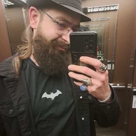 Graphic designer, Alienist, Artist and visionary of the Republic of Aliens.
