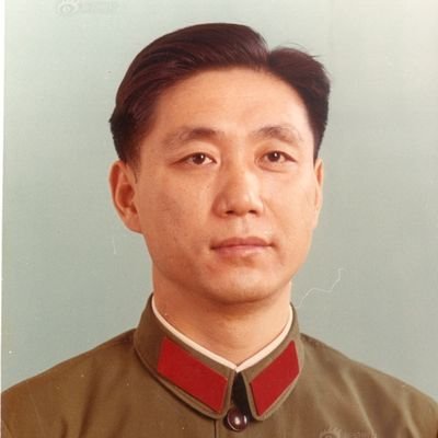 dzcloveyoung's profile picture. 我是王洪文，现任国家主席兼军委主席，我的梦想是看着习包子下台