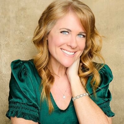 Talent Agent AWA, Producer, Wife, Mom, Movie Buff, Music Junkie, Mermaid, Empath, 80’s Toy Collector🎬🎞🎥🧜♀️🎶