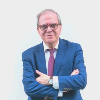 Nacido en Écija. Doctor en Medicina. Especialista en Medicina Interna, Medicina de Familia y Aparato Digestivo. Médico Ilustre de Sevilla. Medalla de Sevilla.