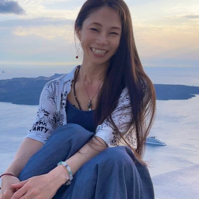 フェロモン香水・魔除け香水など、天然精油で貴方を【変容】させる香水セッション🌿 空間浄化の【オーラミスト】販売中🪬TAROT・数秘鑑定・星読み鑑定→DM下さい🔮対面占いは月1新宿BAR雨にて→香りのお申込と詳細はリンクから ☟☟☟