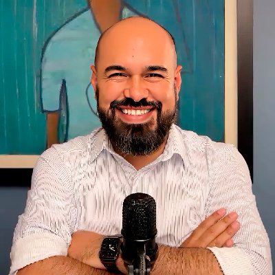 Speaker, autor y consultor en Marketing Digital, Estrategia Comercial e Inteligencia Artificial. Ayudando Marcas creando conexiones auténticas con su audiencia.