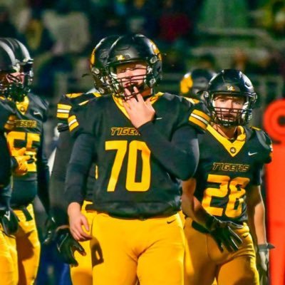6’1 235 OL/DL NA 26’ GPA 4.12 Football/Wrestling/Track and Field