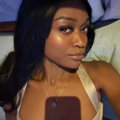 ariell_b's profile picture. Highly blessed. x Highly favored.