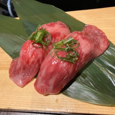 えびのおすしの美容垢 / 30代 / 現役BA / 1歳男の子ママ / コスメオタク / 乾燥肌よりの混合肌 / インナードライが肩書 / 韓国コスメLOVE / Qoo10 VIP会員 / LIPSあり