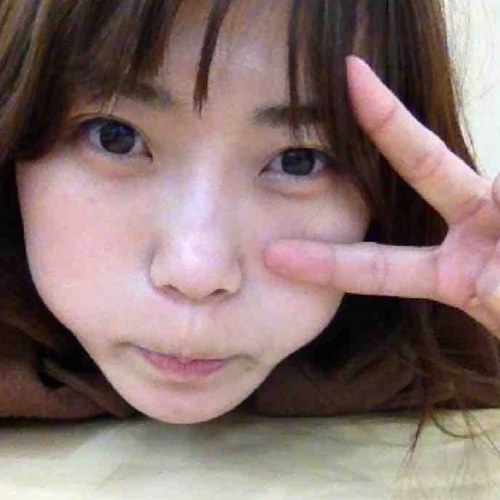 rong1202's profile picture. 