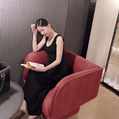 thediaryofgirls's profile picture. No DM No Porn live at Queen's New York.