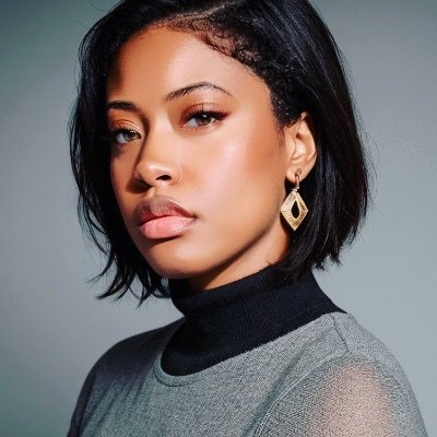 VelvetOro's profile picture. 
