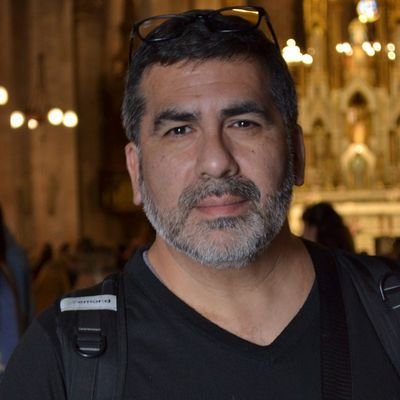 Periodista en Página/12 - Profesor en ETER - Editor en AUNO - Negro de Fiorito - Riquelmista - Más pappista que Pappo