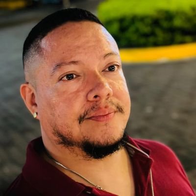 VHalliwel's profile picture. Hablemos. #memyselfandI😄
Español/Inglés Lic en Jurisprudencia y Ciencias Sociales UES 2011. / Profesor de Inglés 🔝
#MotoBiker😎🏍️ #CarDriver😎🚗