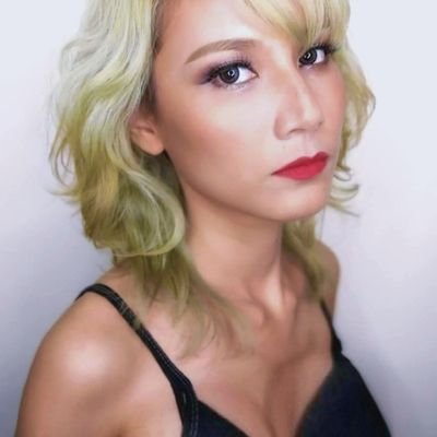 i am a transitioning from CD to transfemale. HRT make me horny. Where all the bois gone?