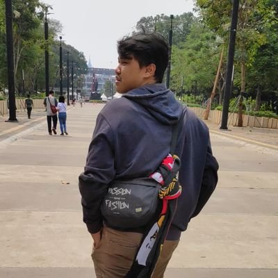 expadirav's profile picture. Tetap Tidak Waras