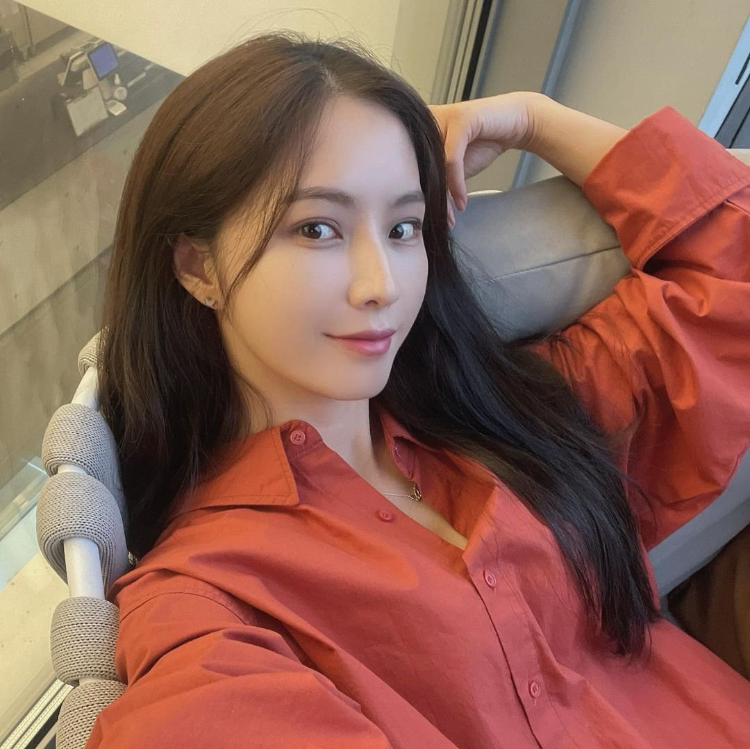 9ToA3lR8lpPotd's profile picture. The best commitment is not to love you for ten thousand years, but to require no commitment at all.    https://t.co/qzXGTiJp6y