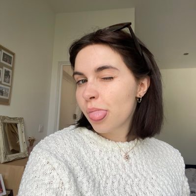 louisesvn13's profile picture. bio