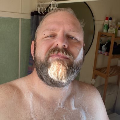 A bear in Brisbane that loves a fun time with new friends. DM open and let’s see where it takes us 😝😝😝😝