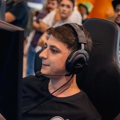 Guikolhao's profile picture. Why be a king when u can be a god.