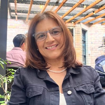 Comunicadora Social- Periodista. Magistra en Comunicación - Cada uno da, lo que tiene en su corazón.