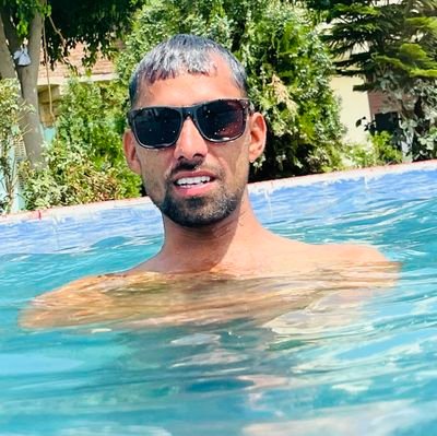 दूसरों पर पीएचडी करने से बेहतर है ;
कि हम खुद ग्रेजुएट हो जाए...!!