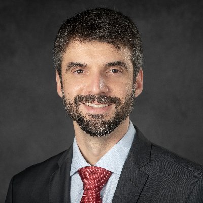 Médico, Neurocirurgião, Professor da FM-UFMG. Curioso e apaixonado por desafios. Mineiro de Minas Gerais... 🇧🇷 “Sempre aprendendo…”