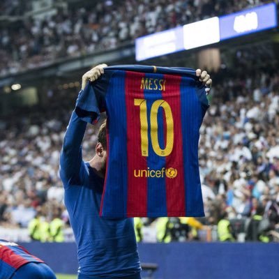 Elsker fodbold, specielt inden den blev ødelagt af penge. - Barcelona fan siden 2003. ♥️💙 - Altid glad for en god debat.