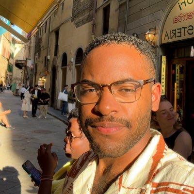 bussyb00ts's profile picture. he/him | sf