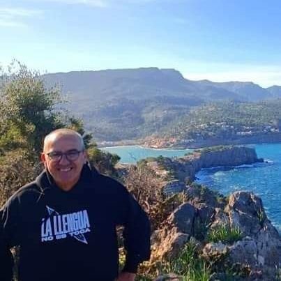 La meva pàtria és la meva llengua: de Salses a Guardamar i de Fraga a l’Alguer. A @PLlenguaIlles. Català, País i Llibertat. Discrepar, sí. Insultar, no: bloc.