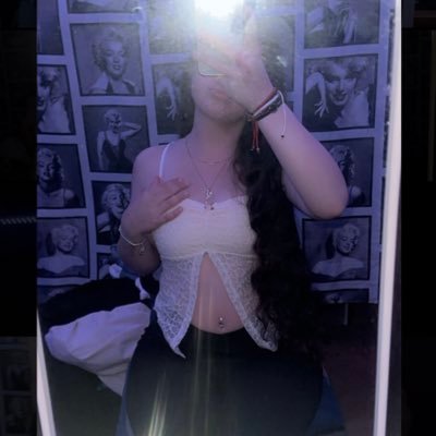 fwdani13's profile picture. 