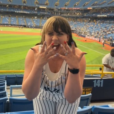 antoniablanda's profile picture. 