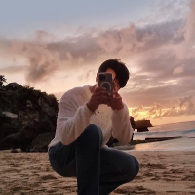 sunflwre__'s profile picture. Random thought 🕊️