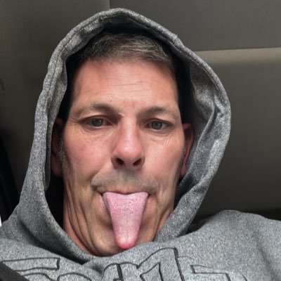 6’3” tall , 164lbs, long tongue, exceptionally high sex drive seeking the same. I am x,x,y,. I love giving & going down, ie. I’m an eater,. I love eating pussy