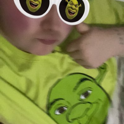 luciemlol's profile picture. i am in fact a problem