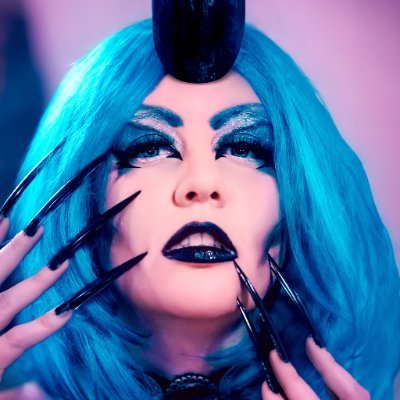 Software engineer && cosplayer. 28. She/her. Pfp by @marlolouden