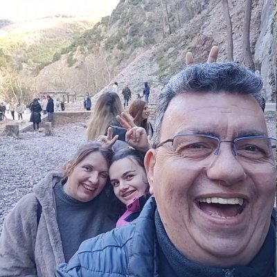 tmcrees's profile picture. Γιός, Αδερφός, Σύζυγος, Πατέρας