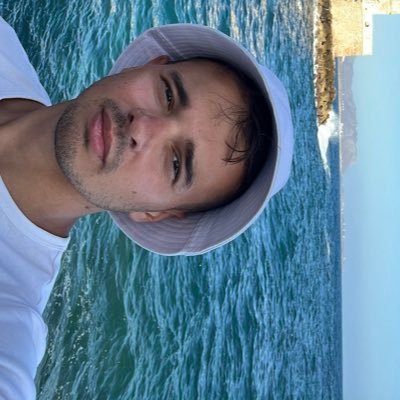 RaulPodar's profile picture. I write code and invest - Senior Android developer
