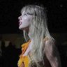 SELSREP's profile picture. the eras tour milan n2 (heard red & getaway car live) - SG x3 TN x2 (fan account)
