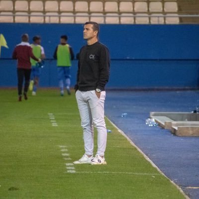 Apasionado de fútbol, familia y amigos. ex jugador de fútbol, licenciado en Actividad Física y Deporte y entrenador de fútbol. Afincado en Murcia