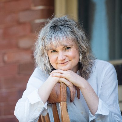 Curator & researcher. Creativity + ethics + care Research Fellow @unimelb. Lead Researcher #stomachacheproject She/her