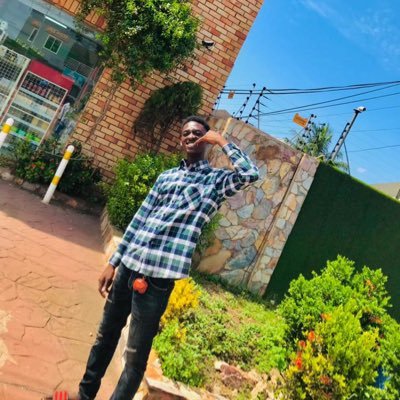 Self-taught iOS Developer, cybersecurity advocate and a tech enthusiast 📍| Ghana 🇬🇭 https://t.co/i94ueozv6y