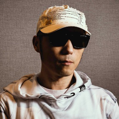 「世界を映像化してそれを届けるまで」を仕事にしてます。(簡単にいうとVJとかMVとか映画とかやってます)長編映画『EROSION』を撮った人。#VJ #AUDIOVISUAL #ビジュアルジョッキー #映像作家 #映画制作 #映画EROSION e-mail📩: info@toowa2.com