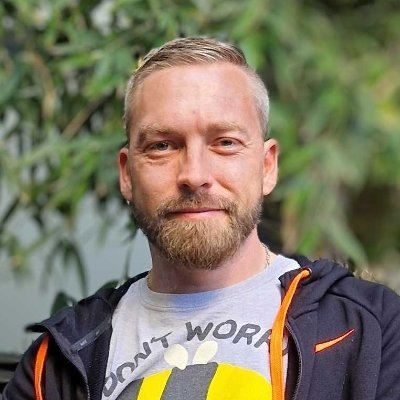 🛠️ Software craftsman
🤵Husband 💕 Father
❤️ Laravel 🧡 AWS 💙 PHP