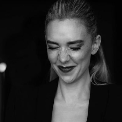 VanessaKirbyy's profile picture. 2004